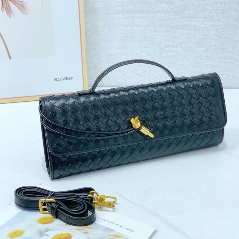 Niche High-end Woven Shoulder Baguette Bag Fashionable and Exquisite Horizontal Hand-held Dinner Bag Versatile Women's Messenger Bag