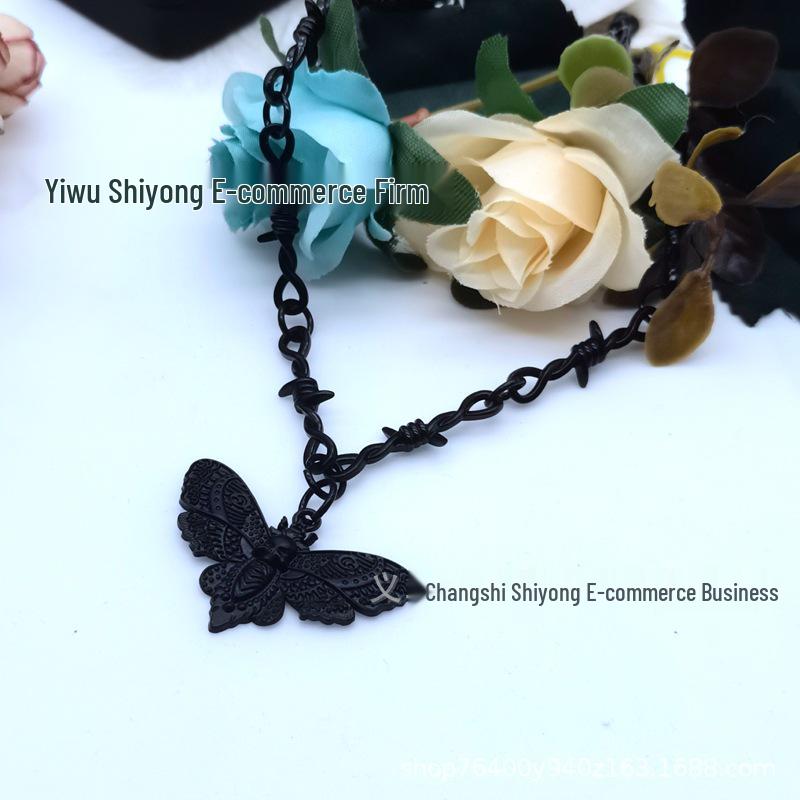 Cross-Border Punk Style Gothic Skull Moth Pendant Necklace