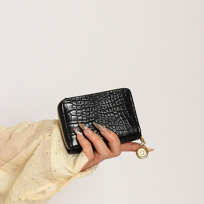 Women’s Zipper Short Wallet Crocodile Embossed PU Leather Large Capacity Card Holder Coin Purse Zip Around Wallet