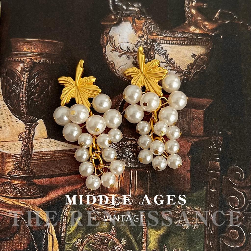 French Retro Court Style Handmade Glass Pearl Fringed Earrings Gentle Temperament Grape Leaf Design Earrings