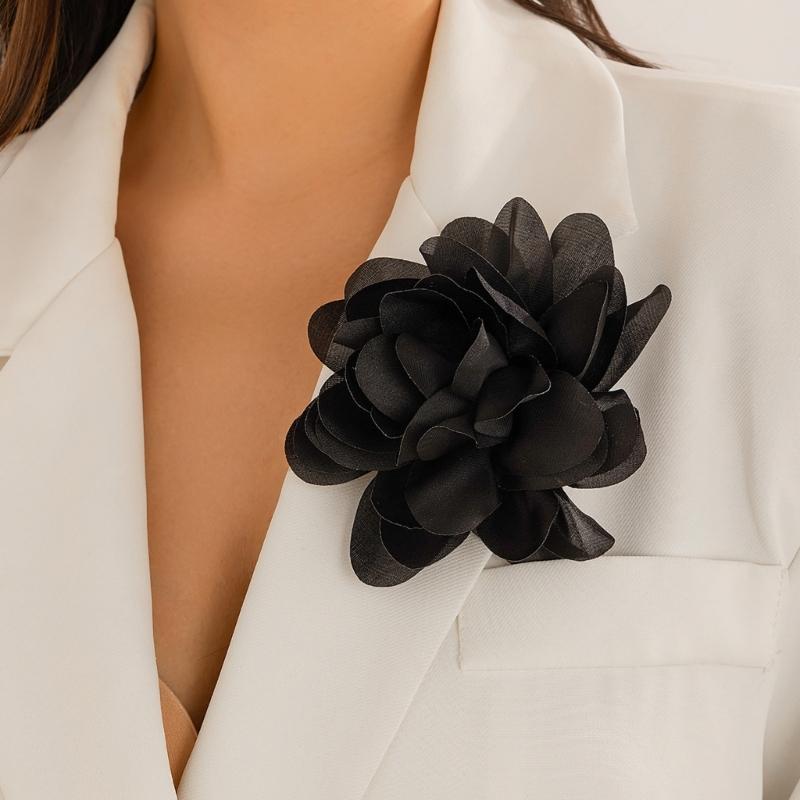 Fashionable Fabric Flower Brooch Unique Fabric Flower Lapel Pin Dainty Brooch Pin for Anniversary Celebrations