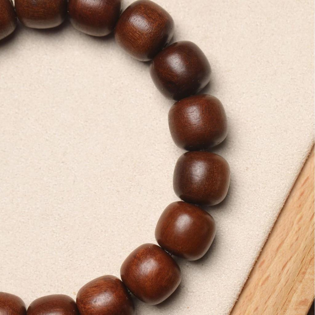 Lightning-Struck Jujube Wood Bracelet: Barrel Beads for Men and Women, Old-Style Buddhist Beads, Perfect for Wear and Play.