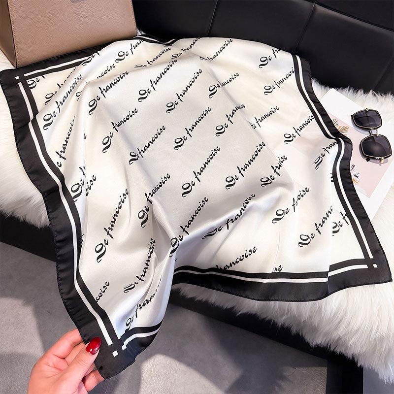 Spring Silk Scarf Fashionable Foreign Style Versatile Small Square Scarf 70Cm Decorative Scarf Sunscreen Travel Shawl Women