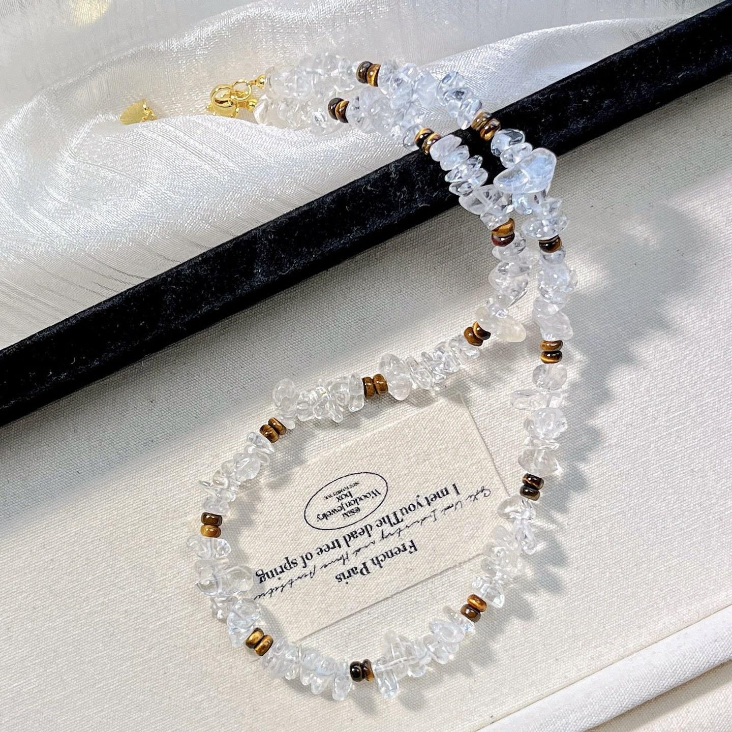 

High Quality Natural White Crystal Crushed Ice Tiger S Eye Stone Design Sense Collarbone Chain Necklace