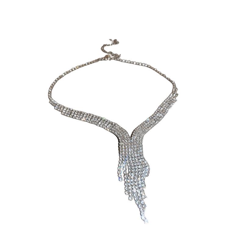 Inlaid Rhinestone Water Drop Tassel Earring & Necklace Set: Chic Design, Cool Style, Elegant Temperament, Women's Trendy Collarbone Accessory.