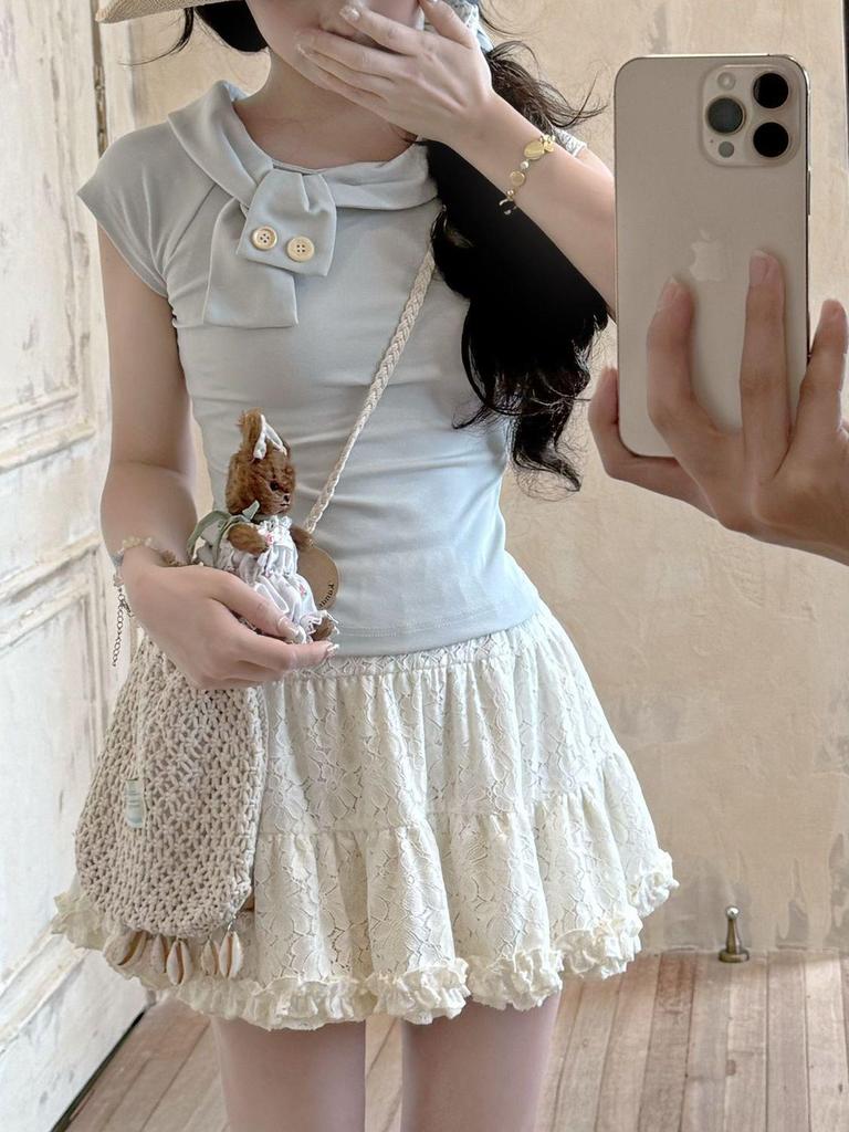 2025 Women's Trendy Slim-Fit Sweet Bow Short-Sleeve Top - Versatile & Flattering