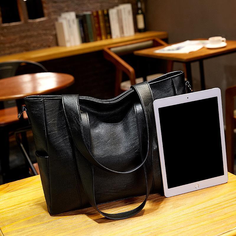 European and American Tote Bags New Large Capacity Easy To Match One Shoulder Crossbody Bags Large Fashion Duoqin Ladies Handbag Trendy