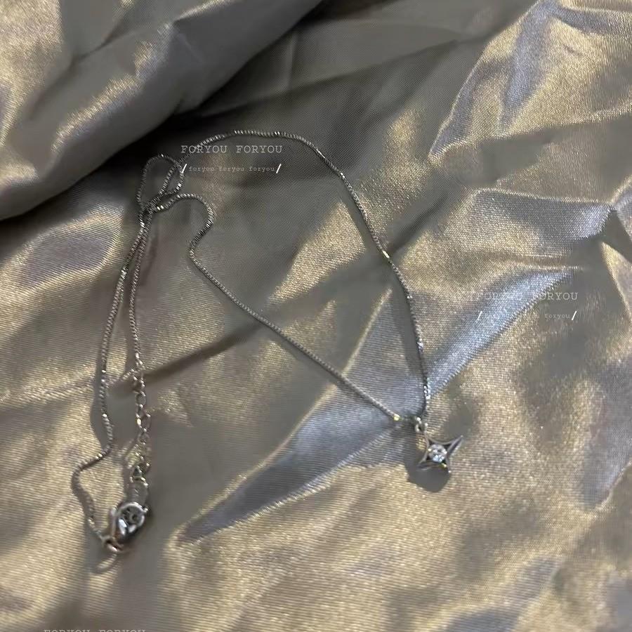 

2025 Stylish Sparkling Zircon Four-Point Star Women s High-End Clavicle Chain Necklace