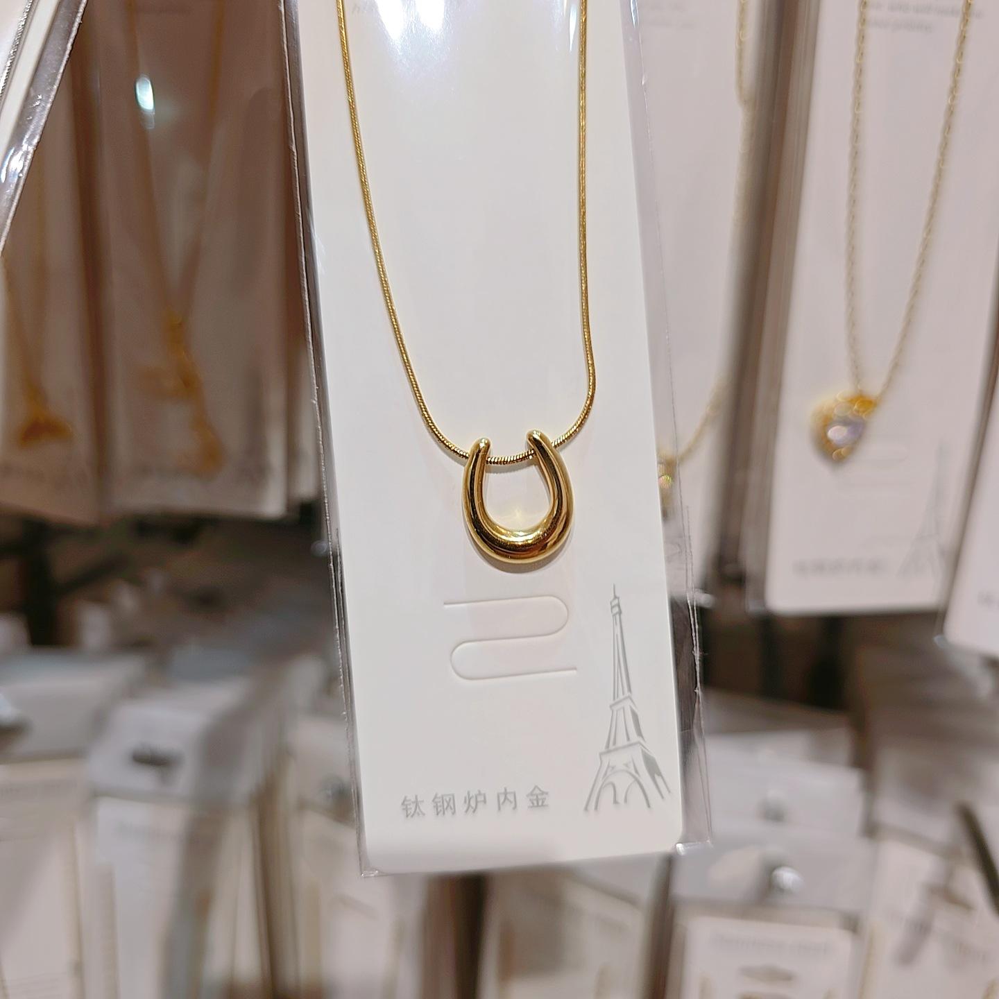 

European and American Fashion Simple High-end Necklace Women s Personality Versatile Accessories Collarbone Chain