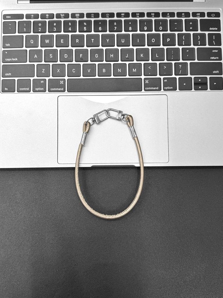 Wrist Rope Short Buckle Leather Rope PU Short Rope Earphone Sleeve Rope Wrist Rope DIY Color Mobile Phone Case with Universal