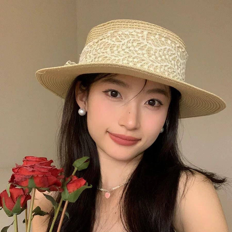 Korean Style Women's Straw Hat with Bow Tie Lace, Sun Protection, Versatile Summer Accessory for a Slimmer Face.