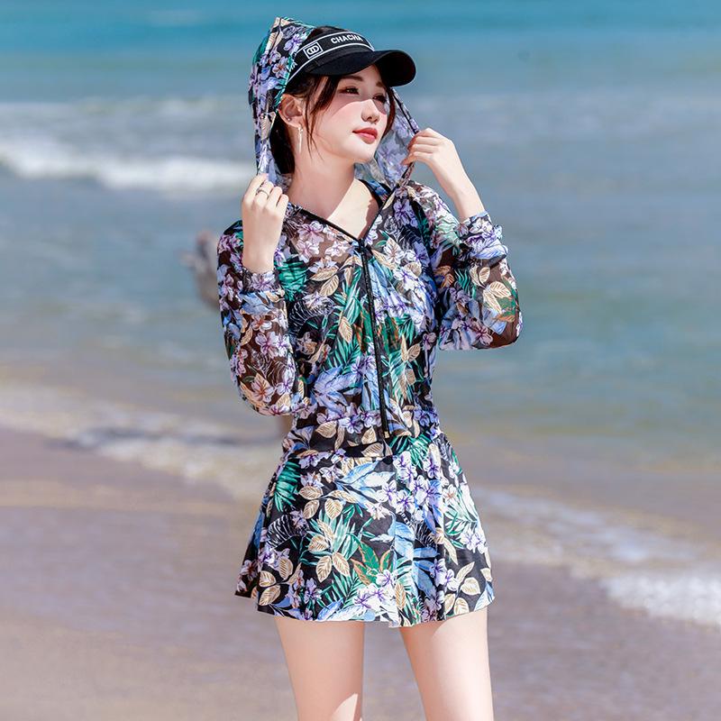 2025 Women's Three-Piece Swimsuit Set: Long Sleeve Cover-Up, Slimming, Flaw-Hiding, Sun Protection, Perfect for Vacation or Hot Spring.