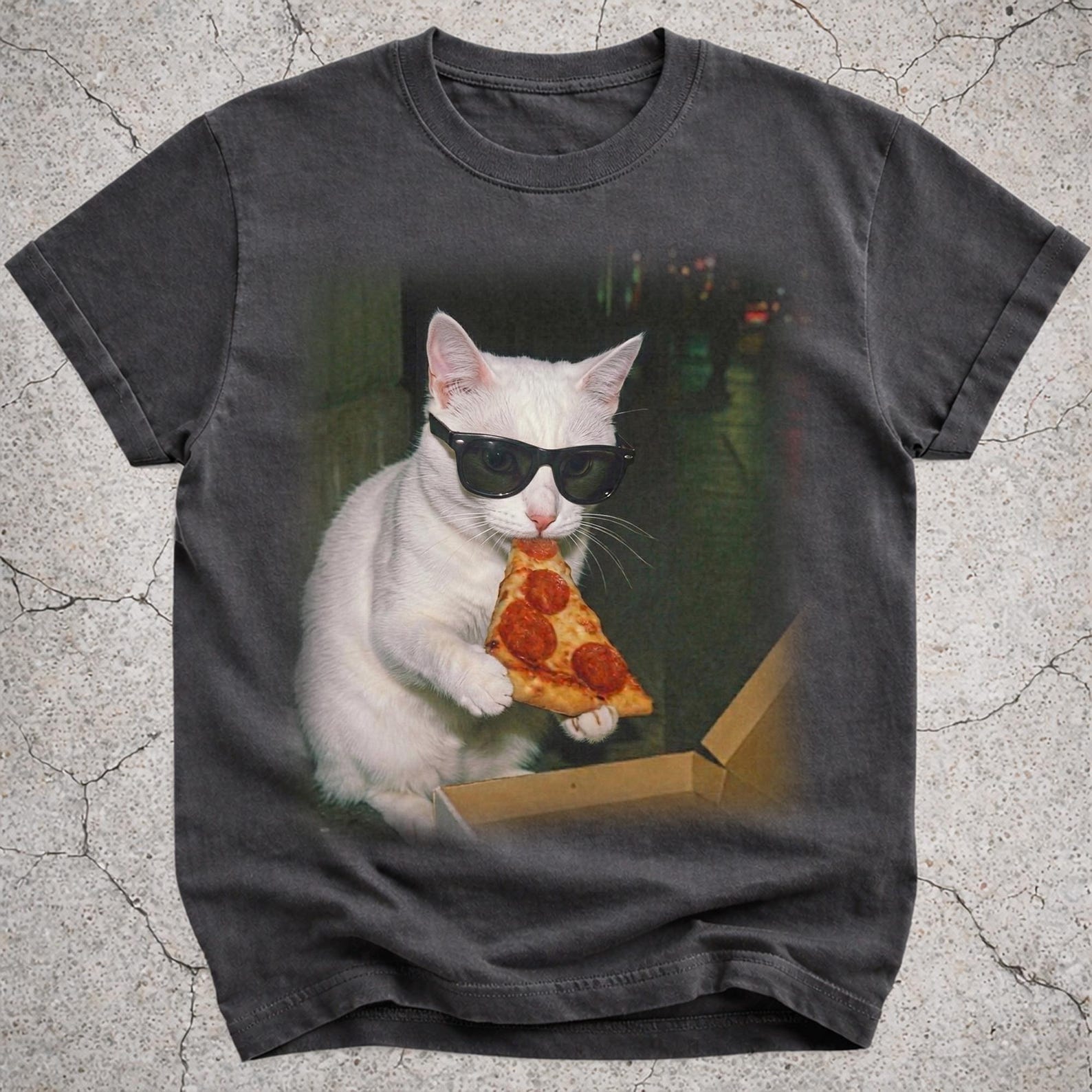 White Cat Eating Pizza Shirt, Funny Cat Pizza Meme Tee, Silly White Cat Graphic T-Shirt, Novelty Pizza Lover Gift for Cat Mom Dad XL