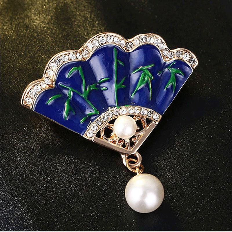 

Ретро веерообразная брошь с жемчугом Женская брошь-ципао Анти-светоотражающая булавка Аксессуары для одежды Брошь золотой