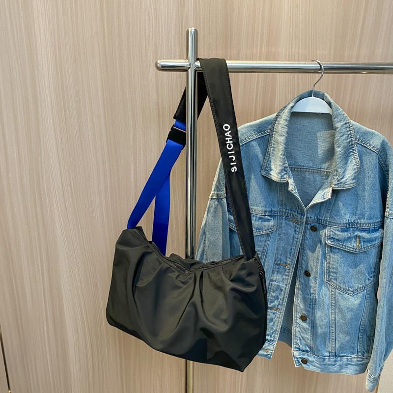 Trendy Street Fashion Nylon Bag Women s 2024 New Style Spacious Crossbody Bag Oxford Cloth Chic Dumpling Shape Bag