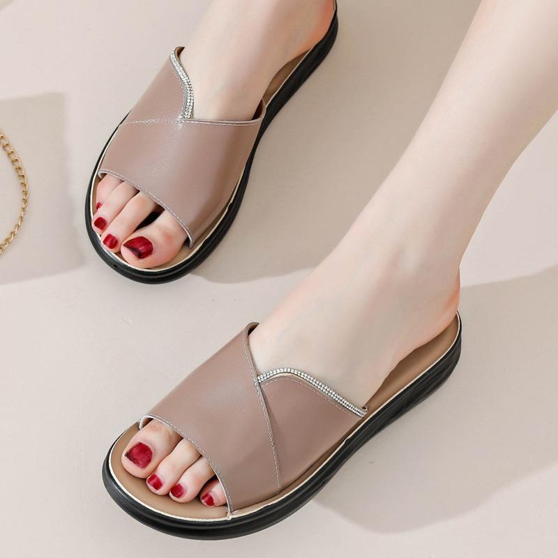 ~ Medium leather cool slippers low heel flat bottom mother slippers non-slip soft bottom summer wear fashion sandals