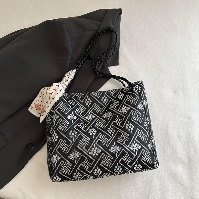 Ретро летняя сумка женская новая универсальная на плечо подмышку вышитая портативная сумка для Ханфу чёрный