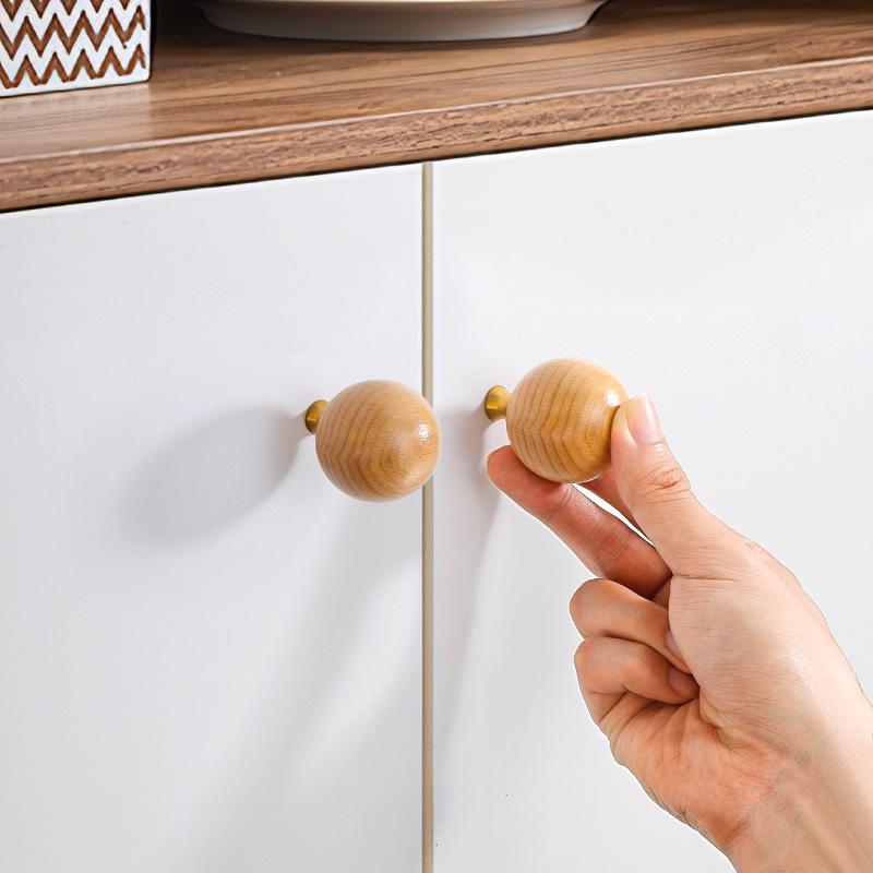 Solid Wood Cartoon Drawer Pull Knob for Children's Room