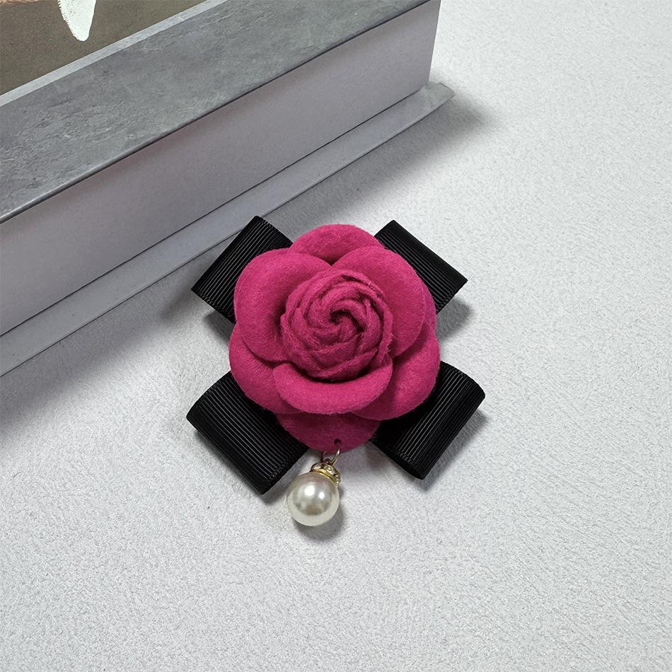 Designer's Rose-Scented Fabric Brooch Camellia Corsages with Elegant Ribbon Fashion Brooches for Women