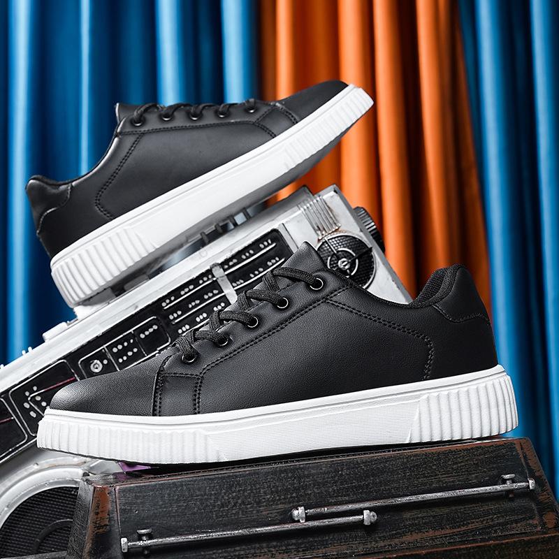 New Male Student Sports Shoes Men's Casual Shoes Waterproof and Non-slip Board Shoes Men's Size Shoes