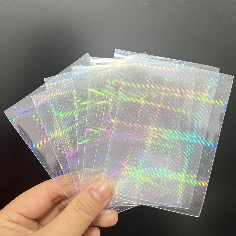 50ks 65x90mm Holografické chrániče karet Laserové fóliové obaly Pro TCG herní karty Sběratelské úložiště