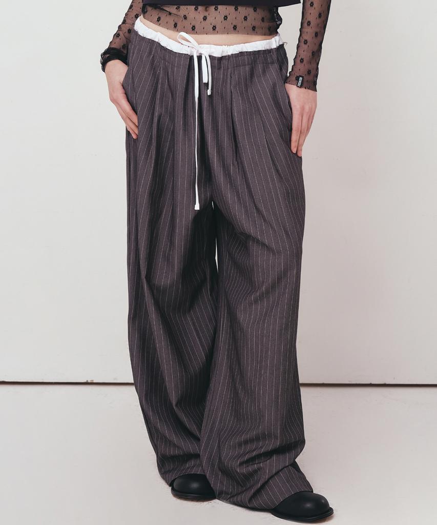 Nigaennikol Stripe Layered Pintuck Slacks_Charcoal