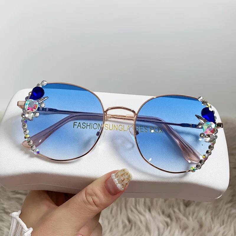 2025 Fashion Round Luxury Brand Sunglasses Women Bling Diamond Sun Glasses Vintage Shades Female Pink Eyewear Gafas De Sol