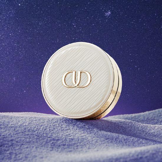 Chere Jeanne Fond De Tang Lumiere Doré Cushion 14g