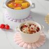1A silicone pad | Anti-slip and heat-resistant Modern Daisy Flower Design Easy-to-clean cup mats and pot holders Suitable for kitchen