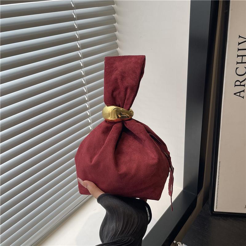 Niche design bag women's new trendy autumn and winter high-end sense retro popular hand bag bucket bag