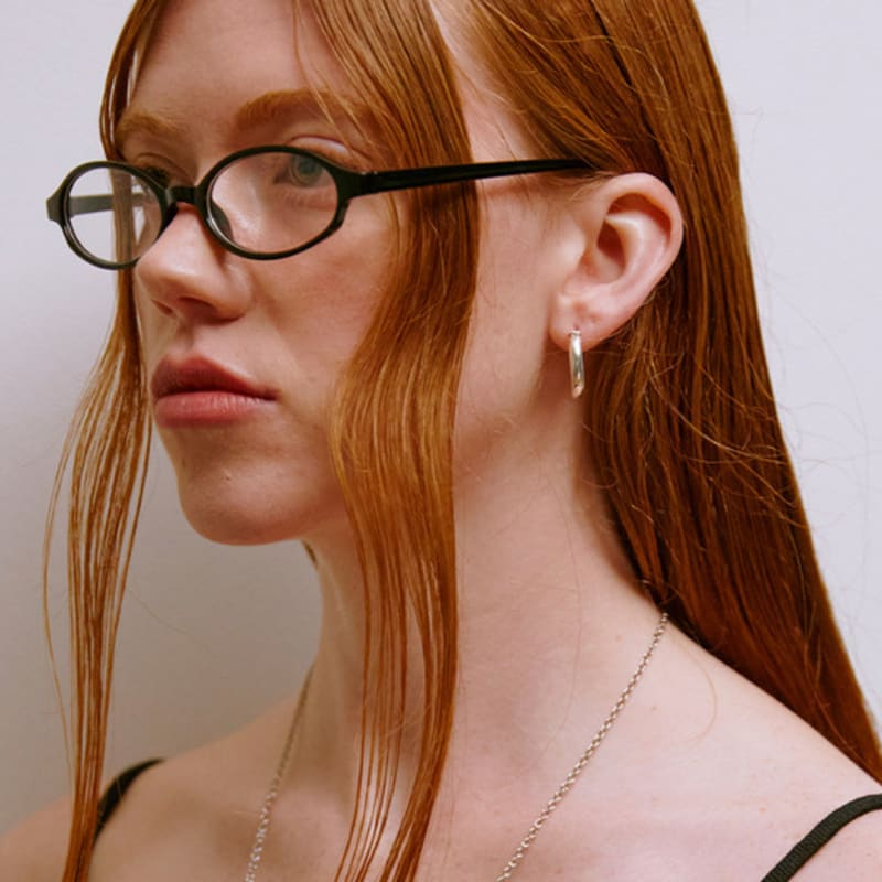 Third movement Slim Hoop Earring