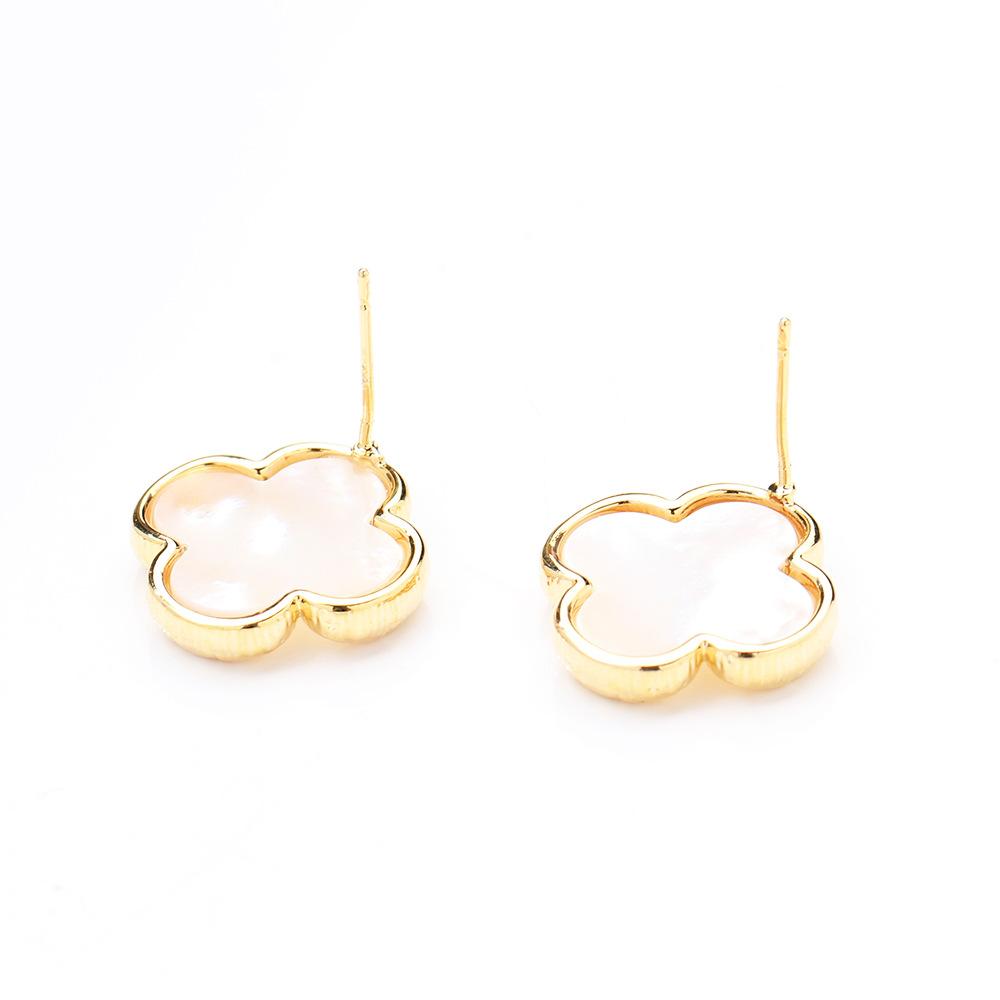Vierblättriges Kleeblatt Französische Retro-Blumenstecker Ohrringe Damen Muschel Perlmutt Kleine Duftende Elegante Temperament Schmuck Silberne Nadel Ohrringe