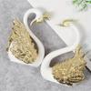 Figura de pareja de cisnes en miniatura, coleccionable, para decoración de interiores de coches, tartas de boda, regalo de boda para invitados, accesorios para el hogar.