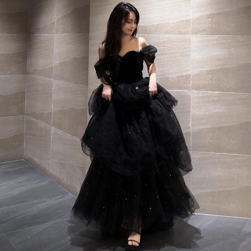 Black evening dress skirt light luxury
