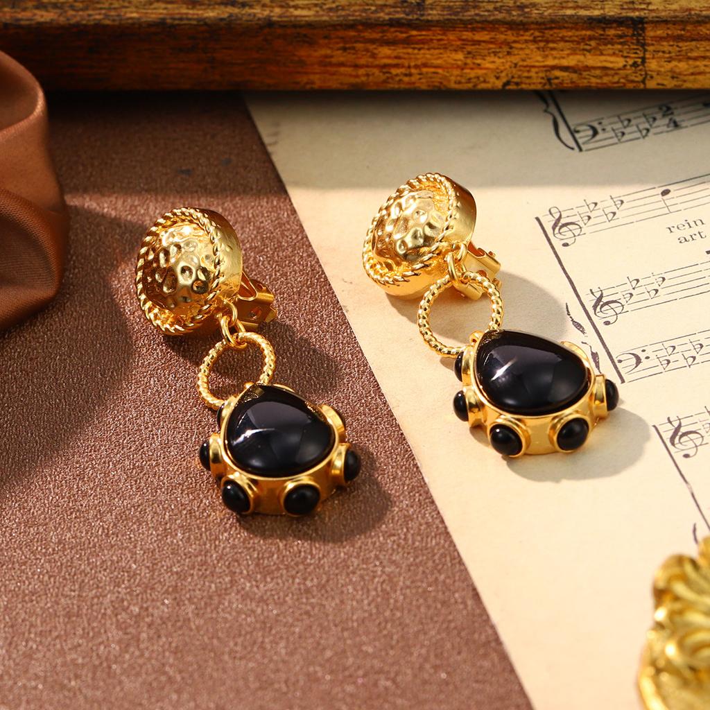 Medieval bee niche earrings glass oval stud earrings multi-color fringed design earrings new retro European and American jewelry