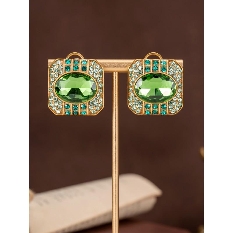 Vintage Emerald Studded Square Earrings With Royal Style Personality