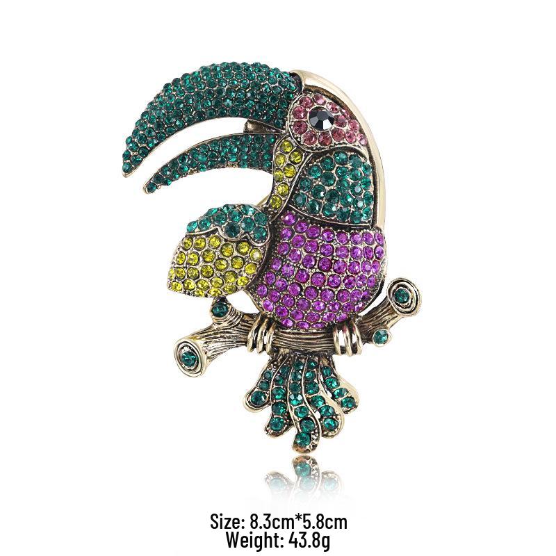 Hummingbird Crystal Rhinestone Brooch: Elegant Alloy Pin for Clothing Accessories