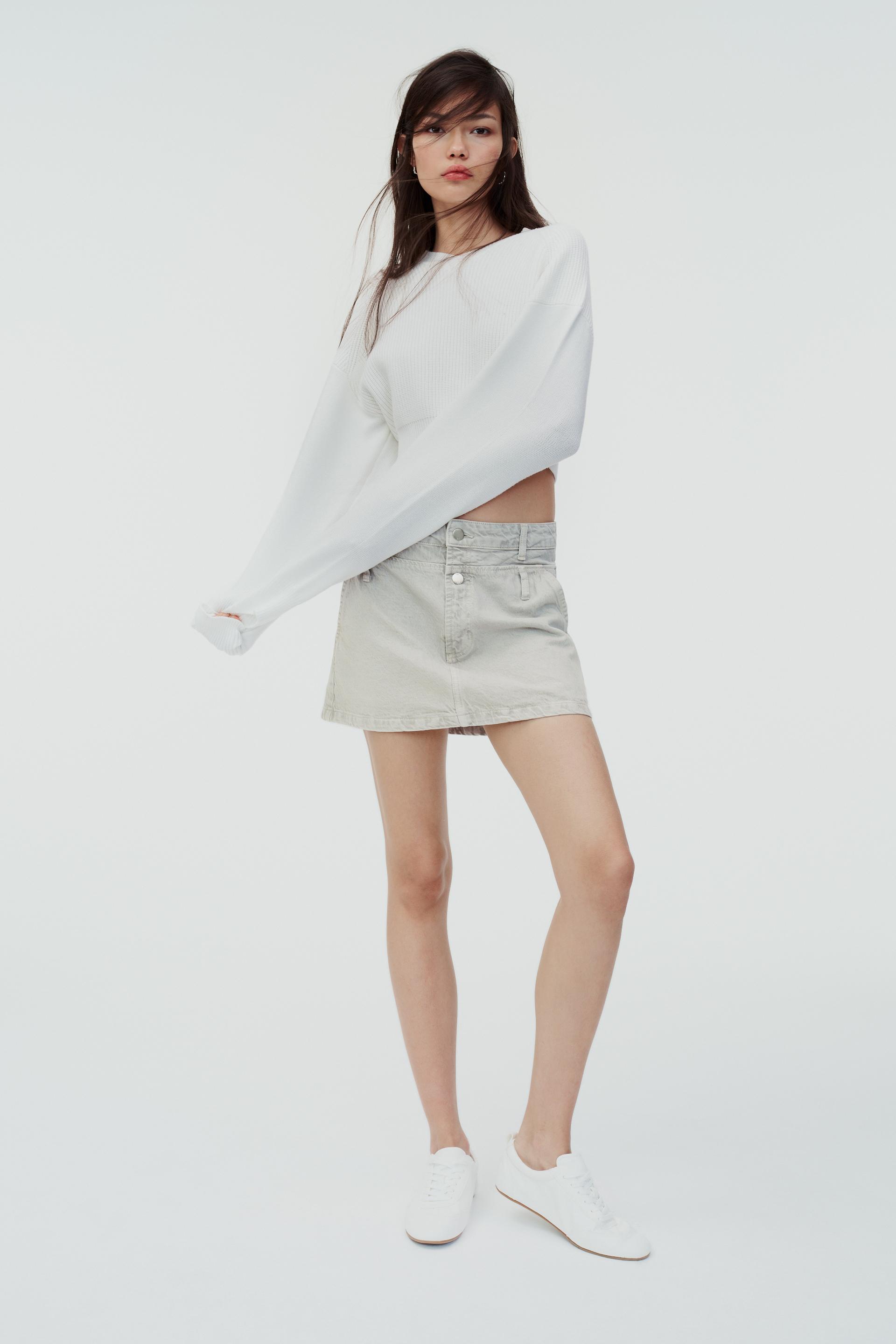 

ДЖИНСОВАЯ МИНИ-ЮБКА С НИЗКОЙ ПОСАДКОЙ