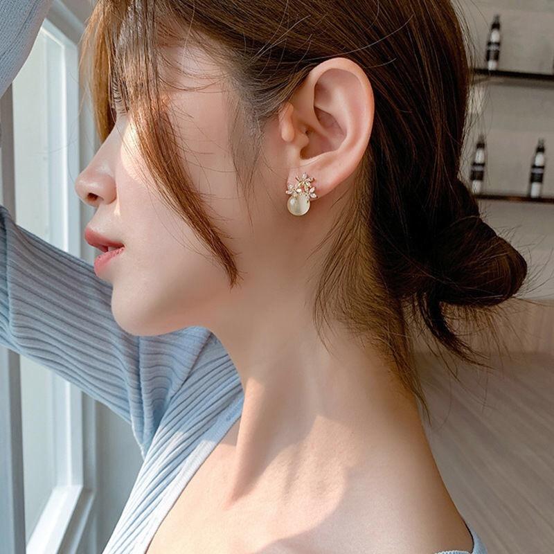 Flower Rhinestones Opal Stud Earrings for Women Small Exquisite Sweet Versatile Advanced Earring Charms Jewelry Gifts Wholesale