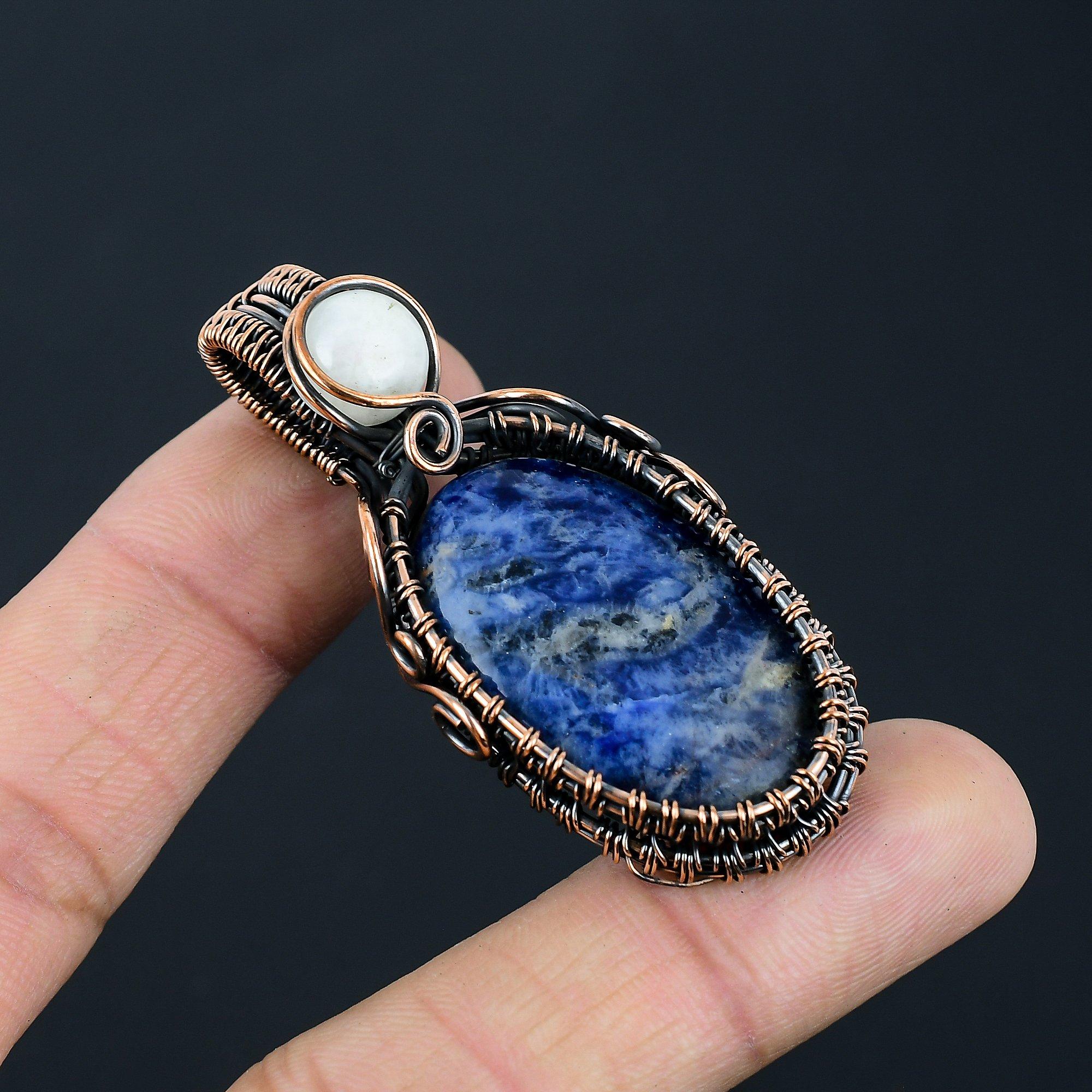 

Содалит и лунный камень, драгоценный камень, кулон ручной работы из чистой медной проволоки, ювелирное изделие для женщин 2.36 inches синий