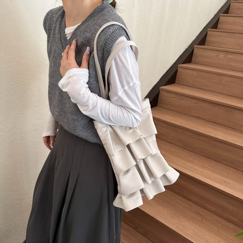 Leisure commuter shoulder bag niche foreign style bucket bag 2024 autumn new bag women's fashion simple handbag