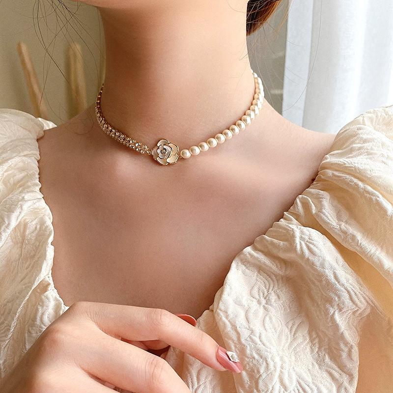 Camellia Necklace Women's Short Diamond-encrusted Pearl Splicing Collarbone Chain Exquisite Fashion Neck Chain
