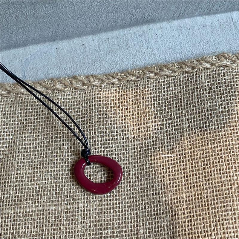 Wood chips irregular round square pendant necklace retro ethnic style collarbone chain design sense sweater chain women