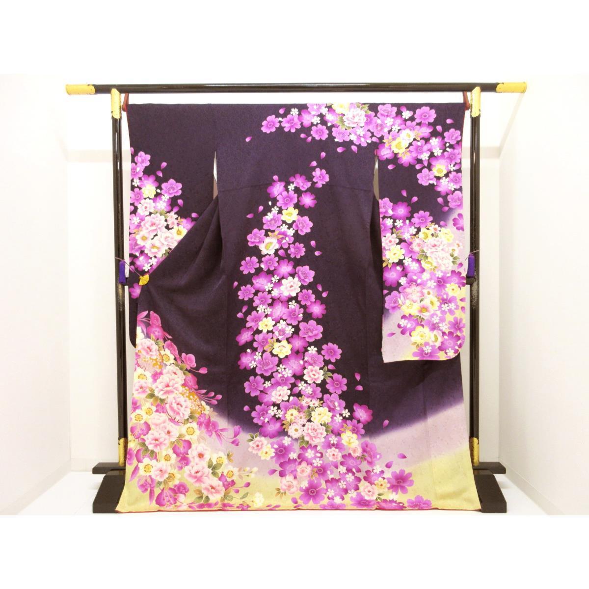 

Furisode, Yuzen processing, embroidered blur dyed [Used]