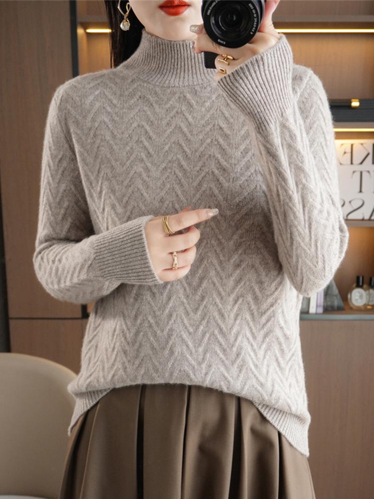 Women's Jacquard Chic Knitwear - Stylish Loose Half-High Neck Sweater for Spring/Autumn