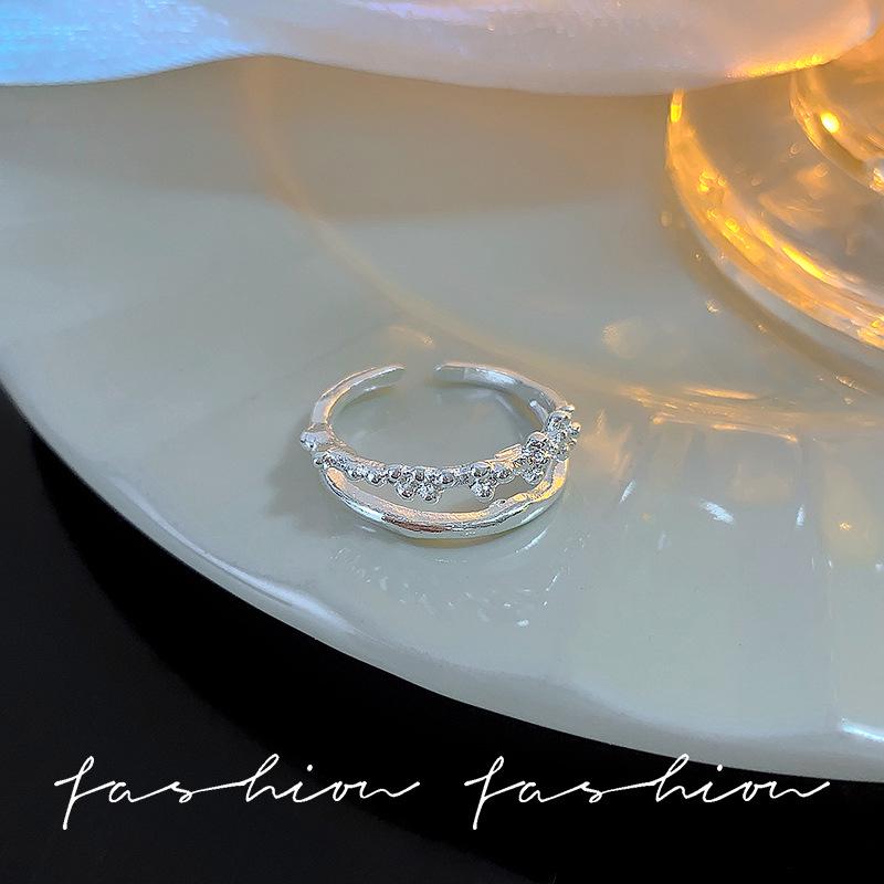 Elegant Butterfly Zircon Silver Ring: Women's High-End Luxury Style Jewelry