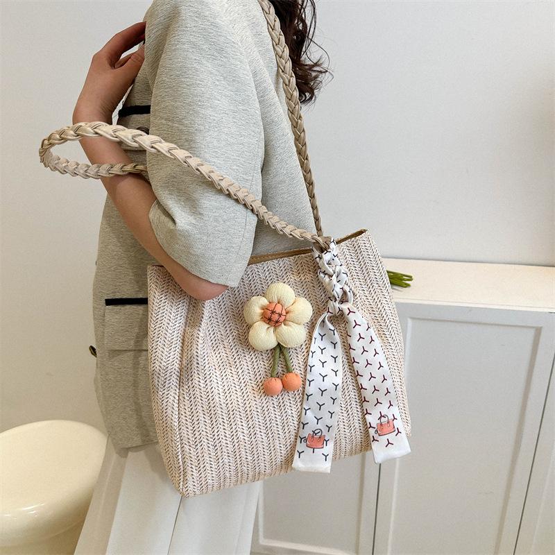 2025 summer new seaside vacation tote bag fashion casual shoulder bag women's niche simple straw bag women