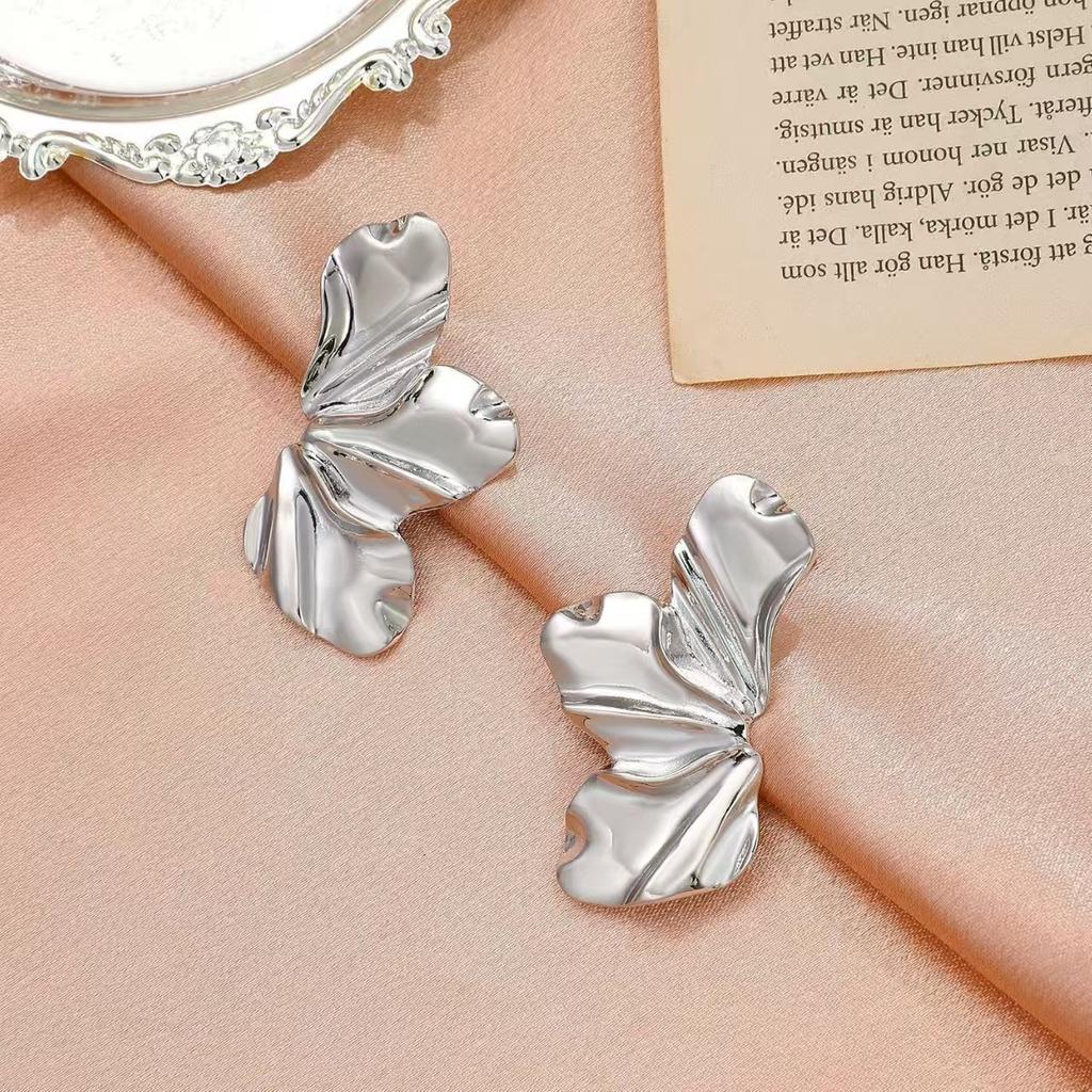 1 pair of vintage gold floral stud earrings, simple and elegant with irregular petal design, alloy earrings for women gifts