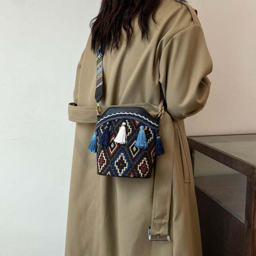 

Woven Bag Ethnic Style Crossbody Bags Messenger Bag Bohemian Tote Bag Fringe Shoulder Bag Outdoor