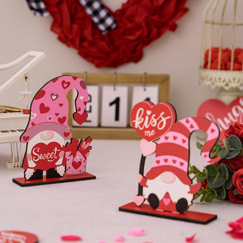 Romantic Valentine's Day Wooden Decor Heart Shaped Rudolph Figurine For Home Decoration